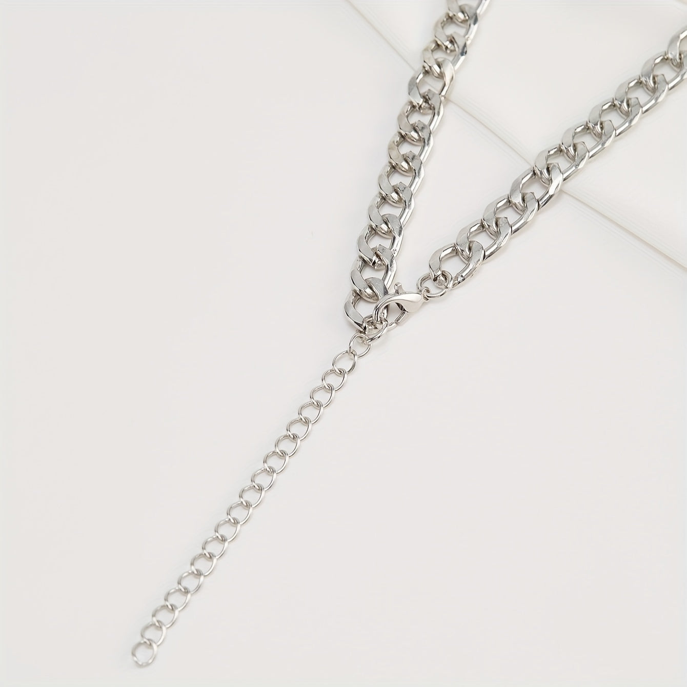 1pc Trend Devil's Eye Pendant Cuban Link Chain Necklace Vacation Style Temperament Clavicle Chain Jewelry
